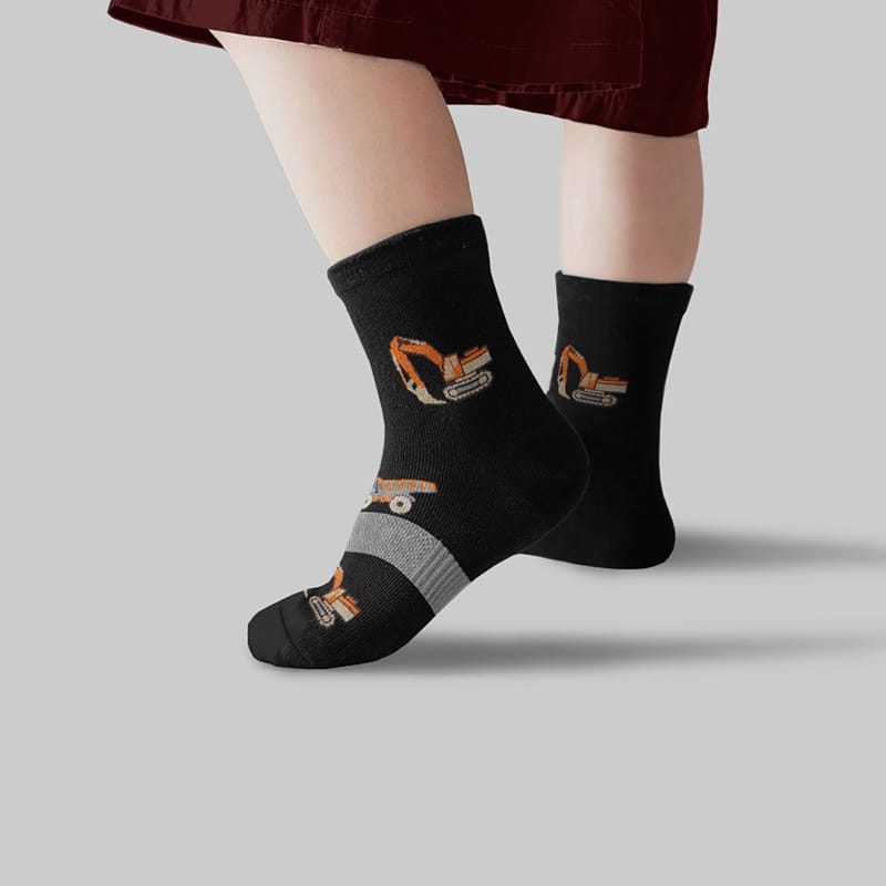 جوراب ساق بلند بچگانه کف کش برند سروک مدل 291 در طرح تراک در رنگ مشکی