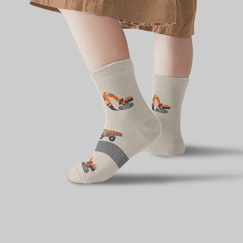 جوراب ساق بلند بچگانه کف کش برند سروک مدل 291 در طرح تراک در رنگ کرمی استخوانی